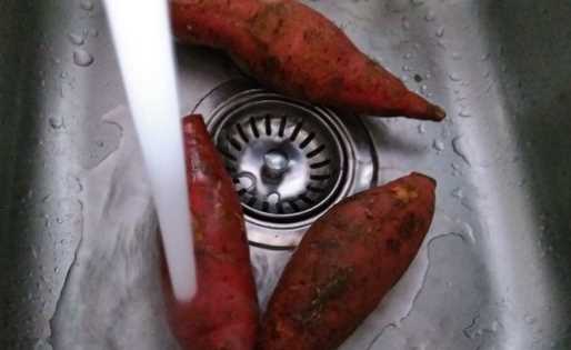 烤地瓜用烤箱用多少溫度烤多長(zhǎng)時(shí)間,地瓜切開(kāi)烤箱多少度烤多久能熟圖3