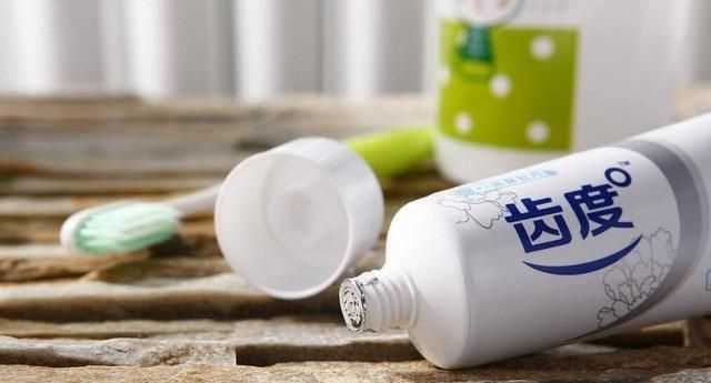 牙膏打開一年還能用嗎，牙膏瓶蓋掉了的牙膏還能繼續(xù)用嗎？圖3