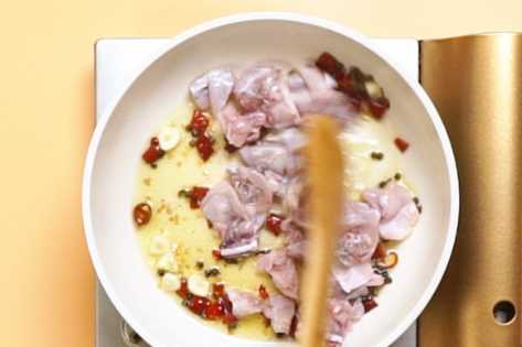 田雞怎么炒才不會老,炒田雞怎么做好吃圖7