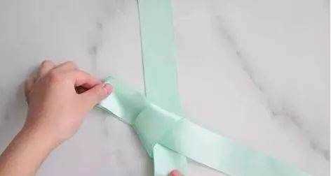 如何系蝴蝶結,蝴蝶結怎么系視頻慢動作圖11
