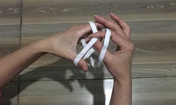 如何系蝴蝶結,蝴蝶結怎么系視頻慢動作圖21