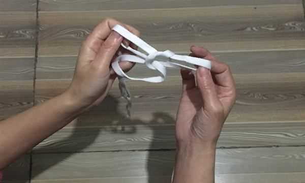 如何系蝴蝶結,蝴蝶結怎么系視頻慢動作圖22