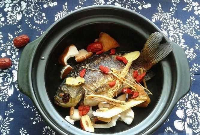 能和我說一下你對鯽魚湯的認知是什么，幾個詞描繪一下，謝謝