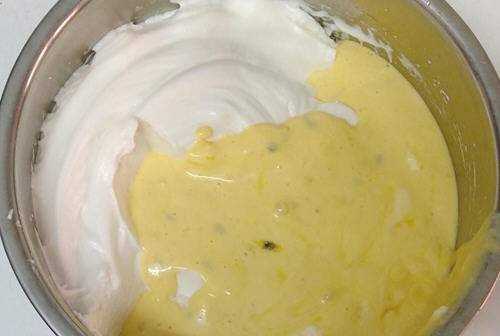 電飯煲蛋糕不蓬松是為什么,電飯鍋蛋糕中間不蓬松是什么原因圖10