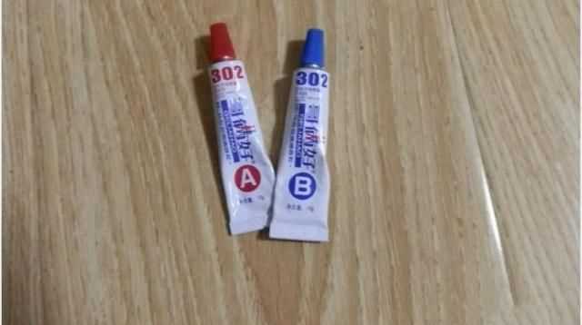 門框條掉了用什么膠粘，櫥柜的門框掉了，是用膠粘的，用的什么膠呀這？圖5