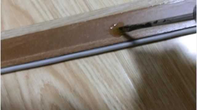 門框條掉了用什么膠粘，櫥柜的門框掉了，是用膠粘的，用的什么膠呀這？圖6