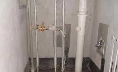 水管青苔堵塞如何疏通,黑色水管內(nèi)壁會長青苔嗎圖1
