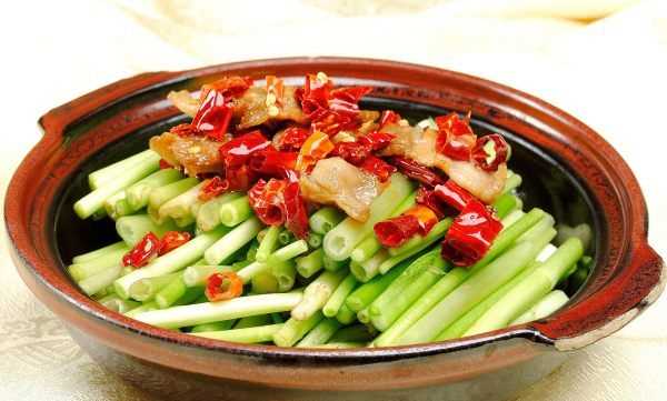 什么是水芹菜,水芹菜的營養(yǎng)價值和功效圖1