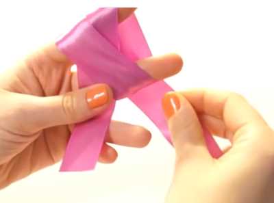 蝴蝶結(jié)怎么打的,怎么打蝴蝶結(jié)簡(jiǎn)單方法圖1