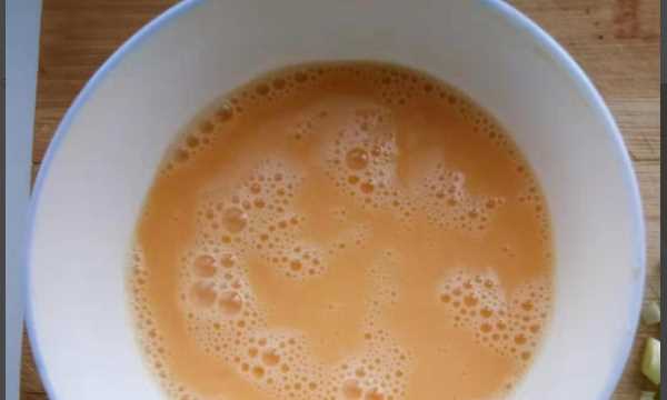 菠菜雞蛋湯的做法,西紅柿雞蛋菠菜湯的做法圖1