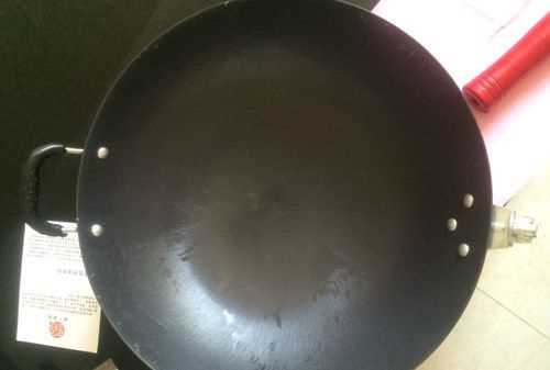 不粘鍋涂層掉了一點(diǎn)還能用嗎