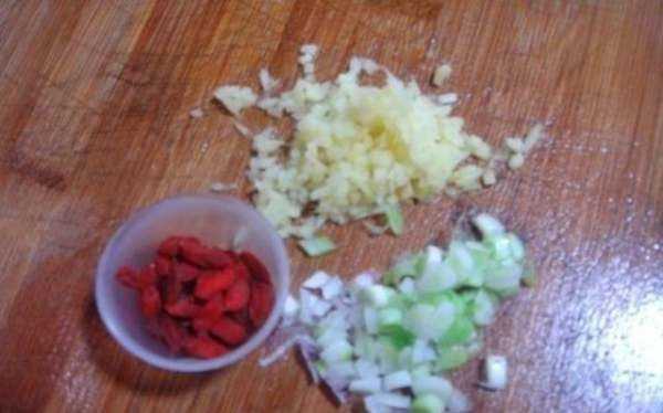 米飯?jiān)趺闯春贸?炒米飯?jiān)趺闯春贸杂趾?jiǎn)單圖2