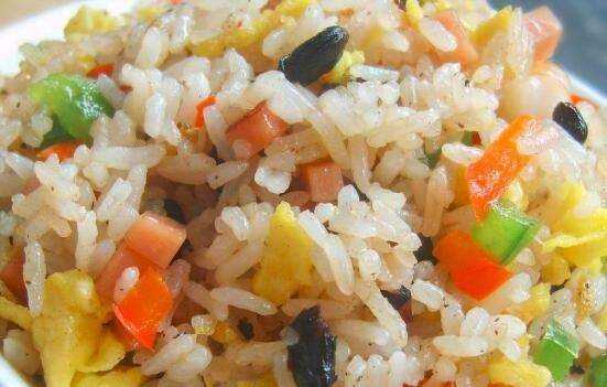 米飯?jiān)趺闯春贸?炒米飯?jiān)趺闯春贸杂趾?jiǎn)單圖4