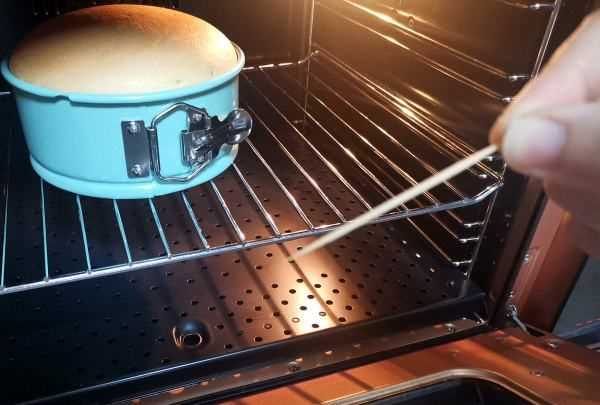 小烤箱烤6寸蛋糕時(shí)間,8寸戚風(fēng)蛋糕150度烤多久圖4