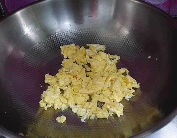 米飯?jiān)趺闯春贸?炒米飯?jiān)趺闯春贸杂趾?jiǎn)單圖12