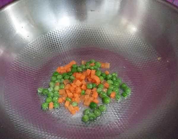 米飯?jiān)趺闯春贸?炒米飯?jiān)趺闯春贸杂趾?jiǎn)單圖14