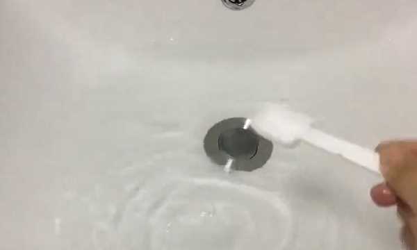 新買(mǎi)的牛仔褲怎樣固色,黑色牛仔褲第一次洗怎么固色圖7