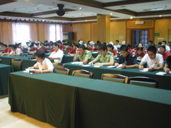 加強(qiáng)全員安全知識(shí)教育培訓(xùn)