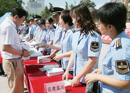 市質(zhì)監(jiān)局開(kāi)展食品安全知識(shí)