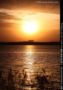 夕陽西下美景的詩句,描寫夕陽江水的詩句,夕陽與江水相映成趣的詩句