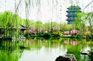 有關(guān)于濟(jì)南大明湖的詩(shī)句