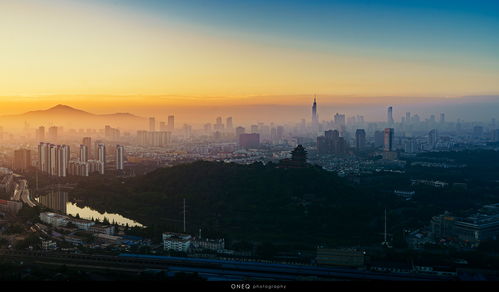 日出和夕陽(yáng)的詩(shī)句,描寫(xiě)長(zhǎng)江日出的詩(shī)句,夕陽(yáng)下的長(zhǎng)江詩(shī)句