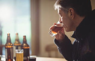 關于天天喝酒的詩句