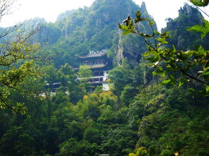關(guān)于寺廟的古詩(shī)句,形容山中寺廟的古詩(shī),描寫寺廟的古詩(shī)句