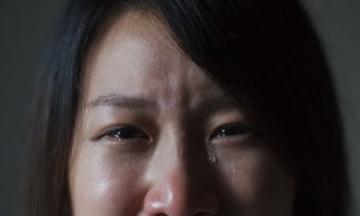 面對(duì)我流淚了作文開(kāi)頭