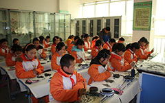 校園舉行的活動(dòng)作文200字作文