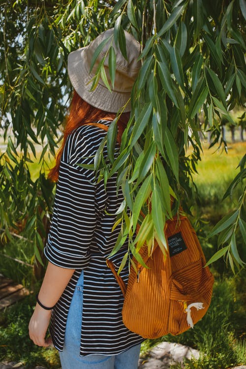 五年級敘事作文猜猜她是誰